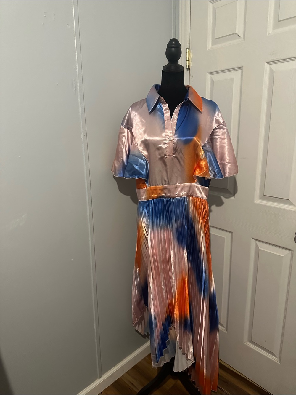SHEIN Multicolor Satin Asymmetrical Pleated Shirtdress in Pink, Blue & Orange